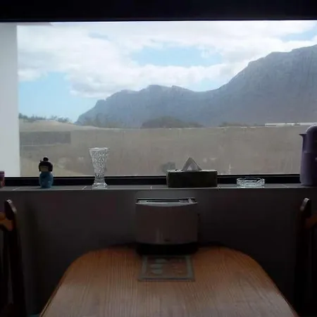 Sleeps 4 Wifi Famara